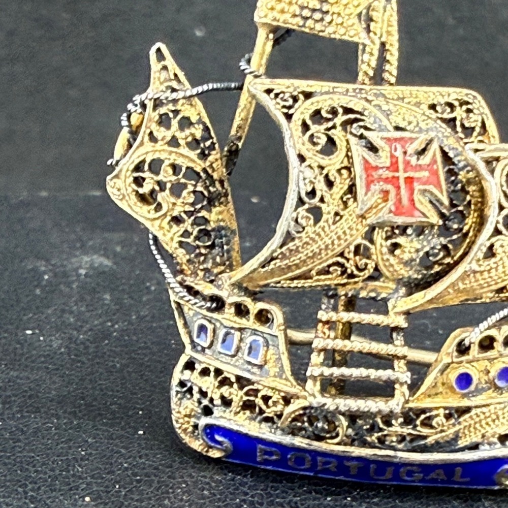 Vintage Enamel Brooch‎ Portugal Ship Gold Tone Filigree Boat - Picture 2 of 8